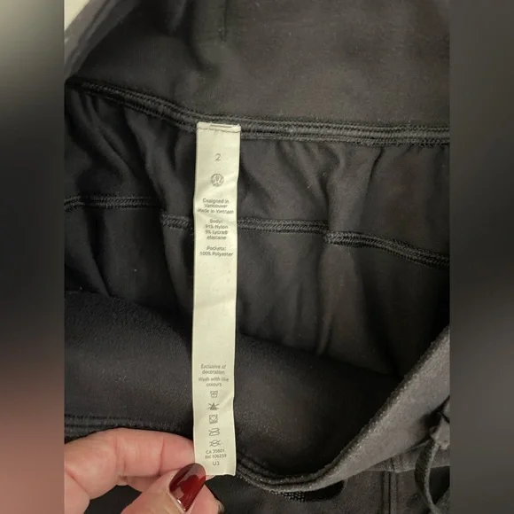 Lululemon Ready To Rulu Jogger Crop in Black Size 2 - Picture 11 of 13